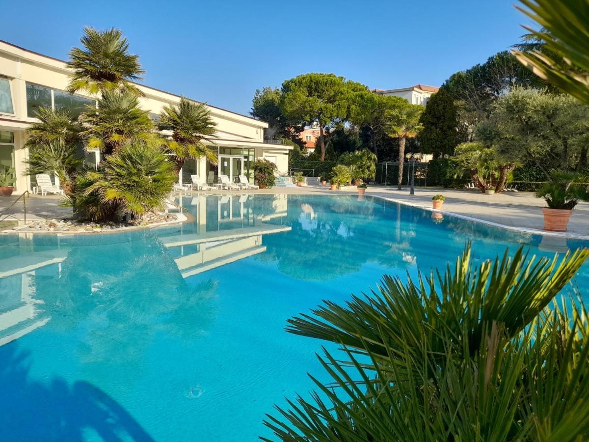 Hotel Internazionale Terme Abano Terme Exterior photo