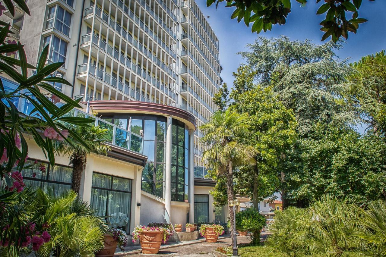Hotel Internazionale Terme Abano Terme Exterior photo