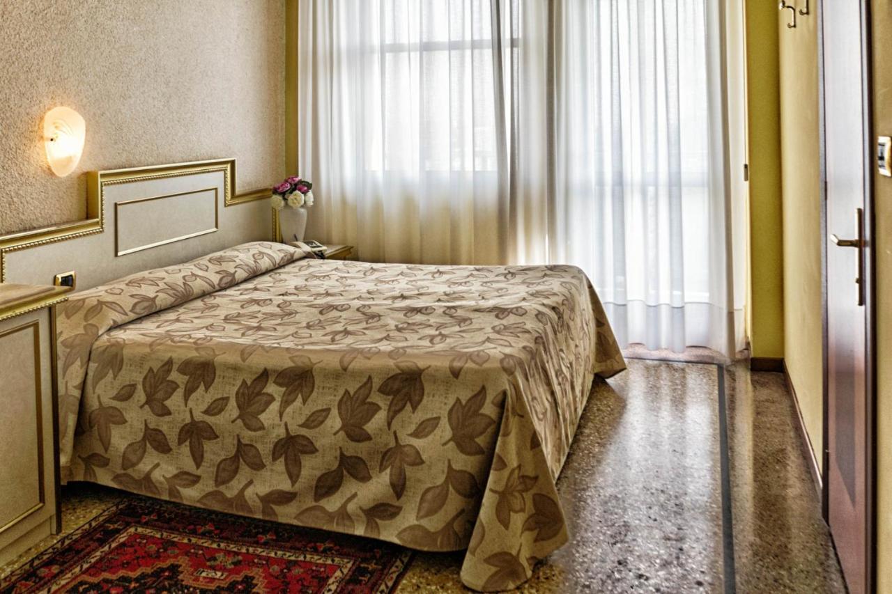 Hotel Internazionale Terme Abano Terme Exterior photo
